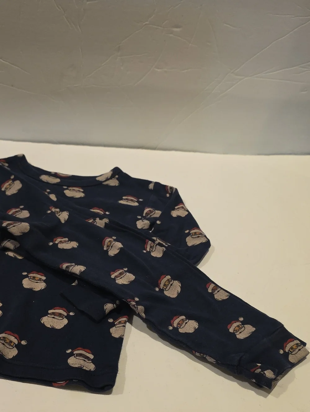 GAP Navy Santa Face Pajama Top with Red Accents Size 4t Black Santa White Santa